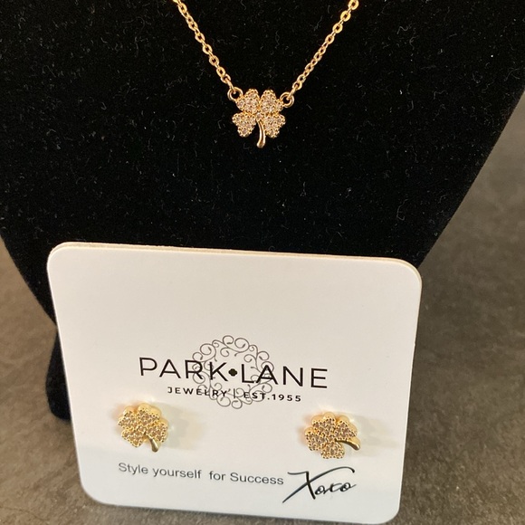 Park Lane St Patrick’s Shamrock Gold Tone Set Necklace & Earrings New in Box - Picture 5 of 5